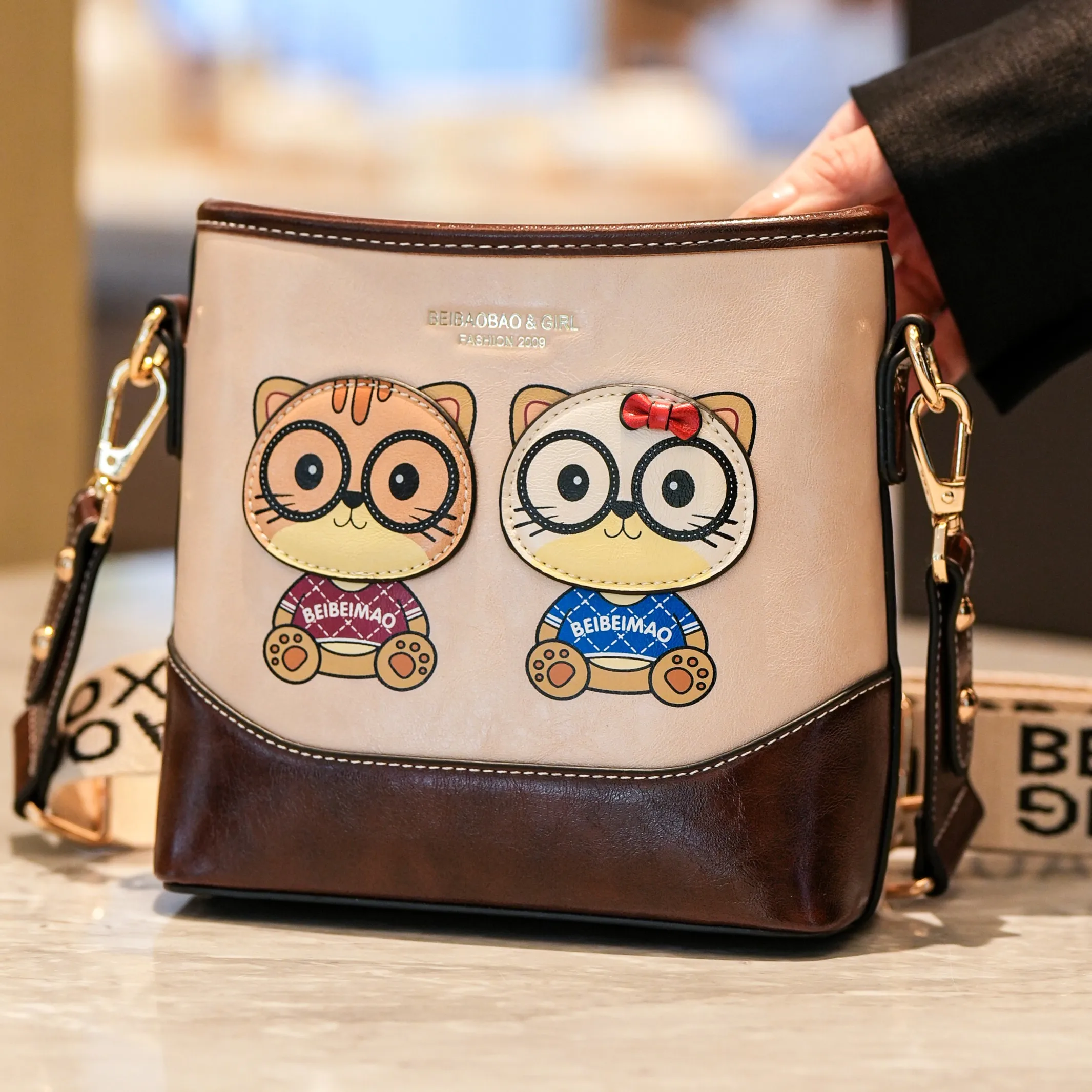 

BeiBaoBao high appearance level,versatile women's bag,2025 fashionable bucket bag,cartoon bear,cute shoulder bag,crossbody bag