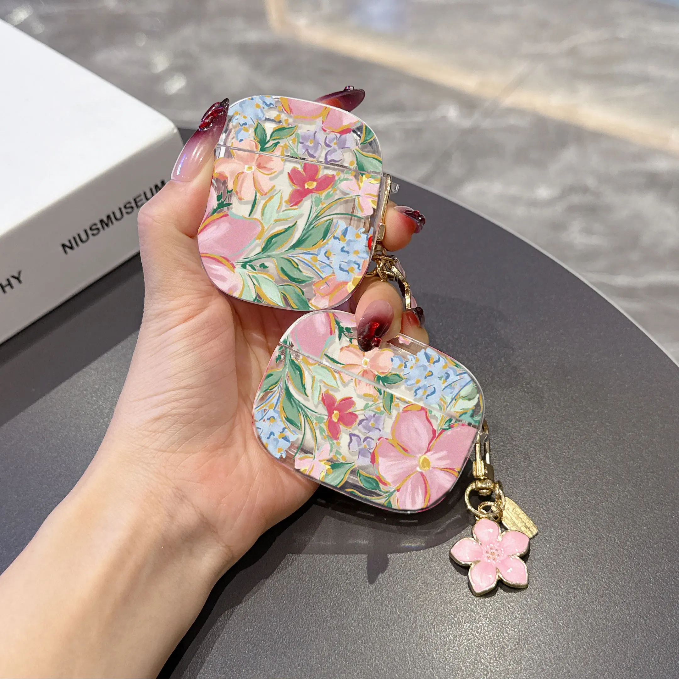 Round-edged Cute Headphone Case, Suitable for Apple AirPods 4, 1, 2, 3, Pro, Pro 2, Pro3 Protective Cover with Hooks