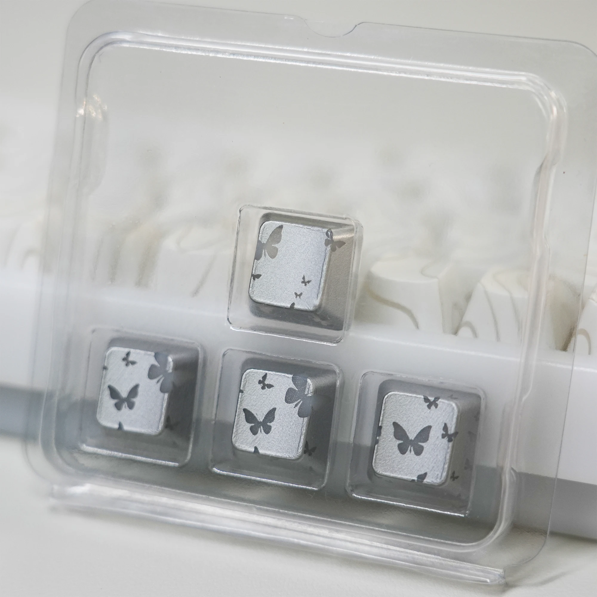 4PCS Arrow Key Caps Transparent Glow Heart Butterfly Keycap Set - IMD Coated for Magnetic Axis MX Keyboard Color Sent Randomly