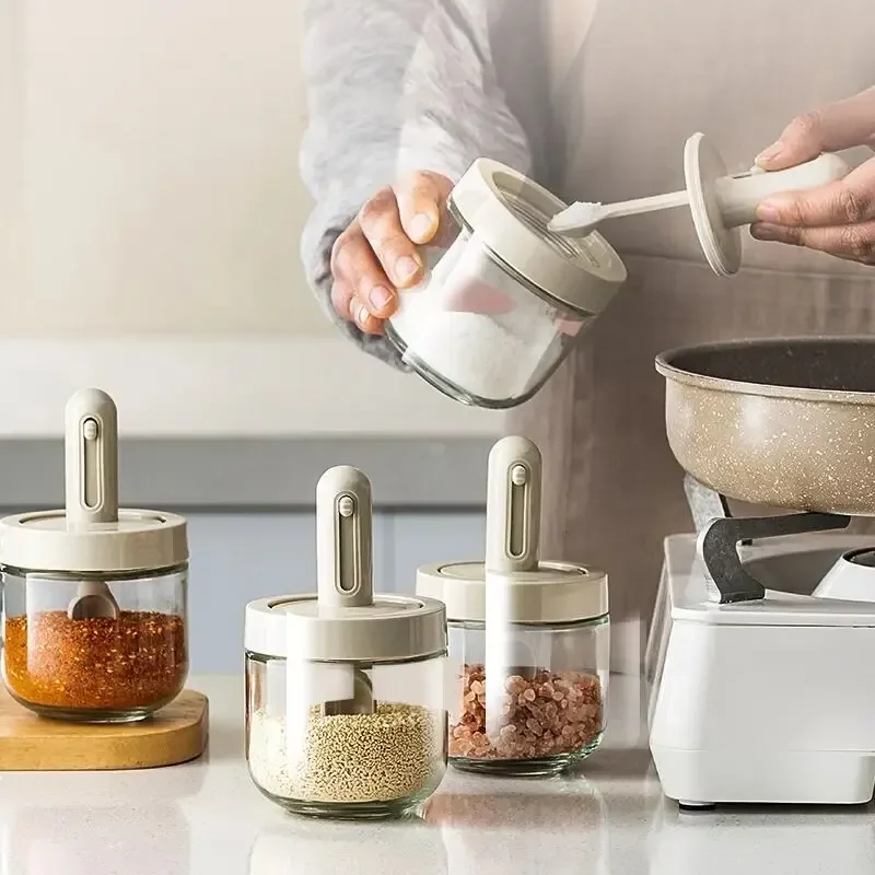 

1pc Glass Seasoning Bottle With Telescopic Spoon Household Kitchen Salt Storage Box Leak Proof and Moisture-proof
