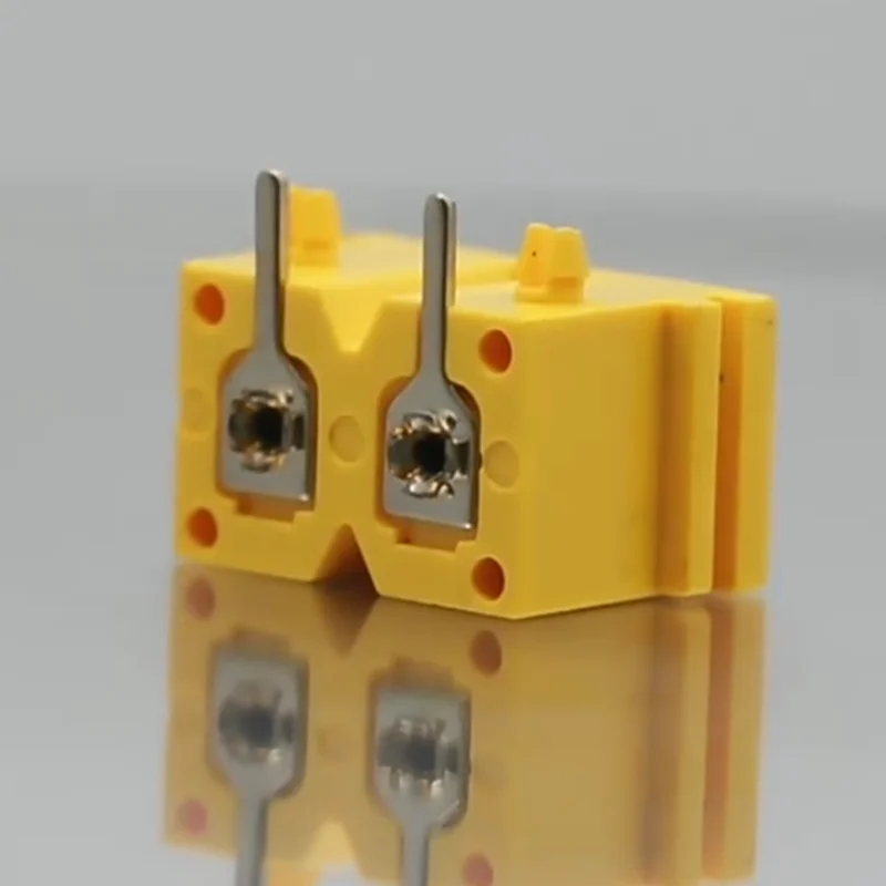 Power socket female base 90-degree plate plate pin 8-figure copper pin Yellow 22*12mm 2.5A250V