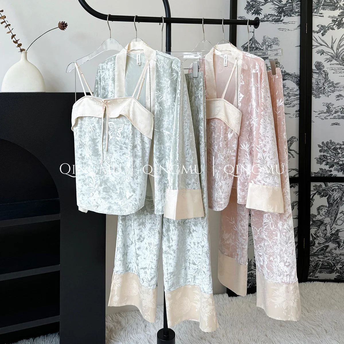 

Winter Warm Ladies Velour Pajamas Set Three Piece Long-sleeved Trousers Cardigan Suit Sexy Home Wear Christmas Sleepwear