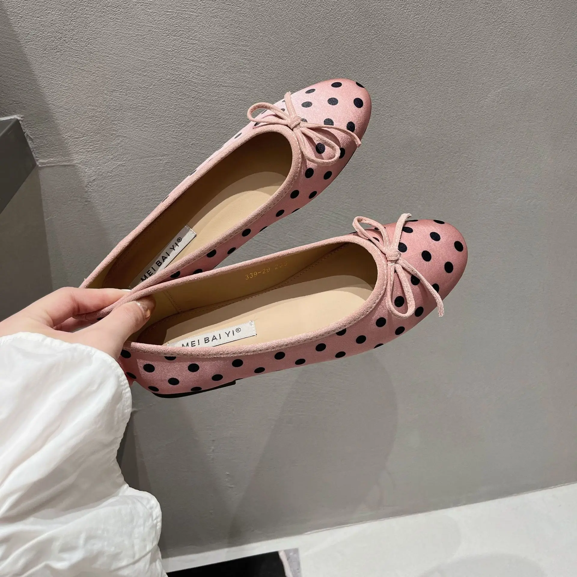 Retro round Head Flat Bottom Commuter Slip-On Polka Dot Bow Knot Women's Shoes Fashionable Casual Loafers Bean Bean Shoes