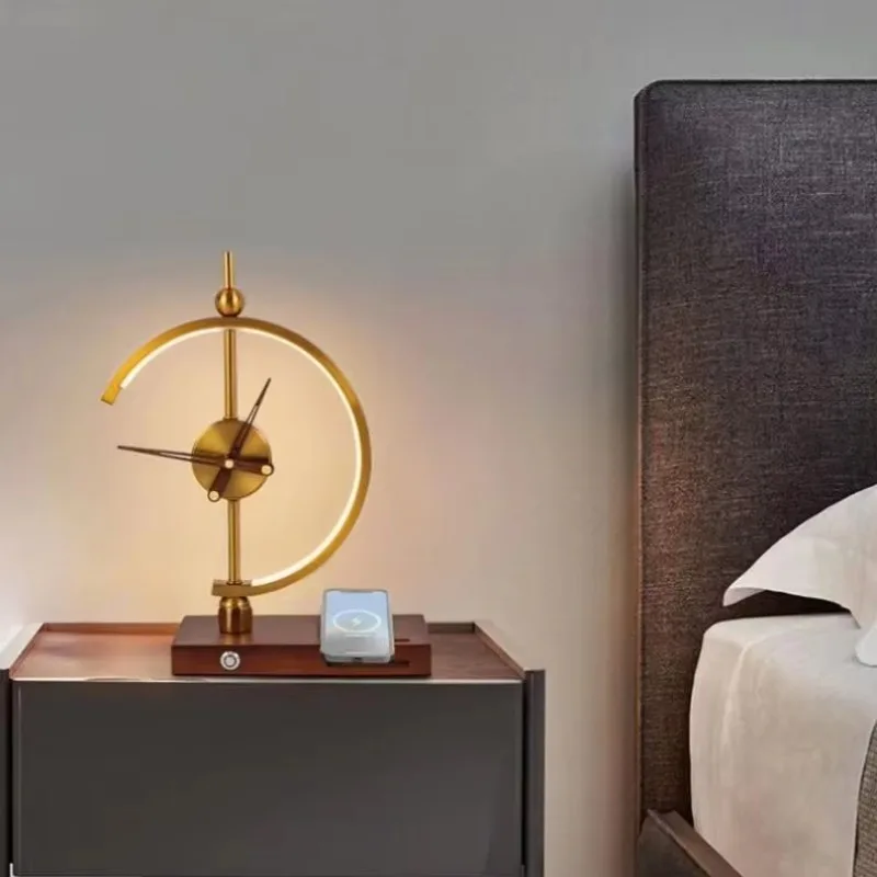 

Customized Cross-border direct sales Comfort hotel Bedroom lamp Good price Tiffany cool desk lamp Traditional desk lamp bulb