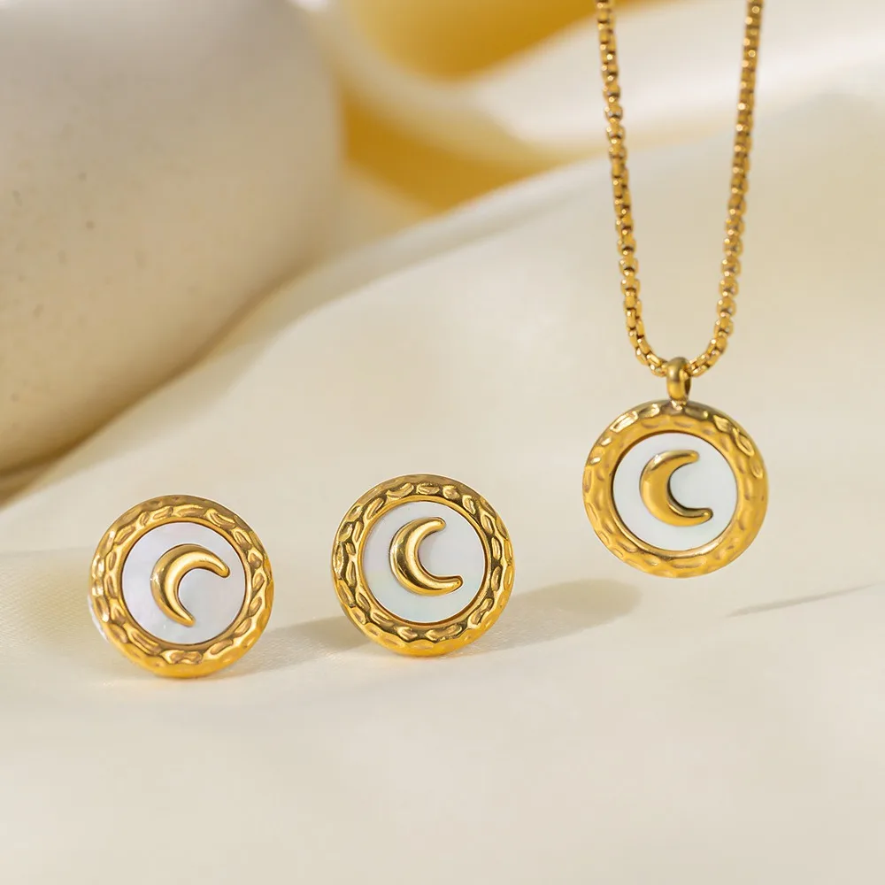 Charm Gold Color Stainless Steel White Fritillary Round Brand Moon Pendant Necklace for Women Exquisite Collar Jewelry Colorfast