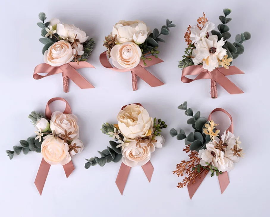 

High-grade bride holding artificial flowers, groom, groomsman, corsage, bridesmaid group holding flowers, marriage certificate,