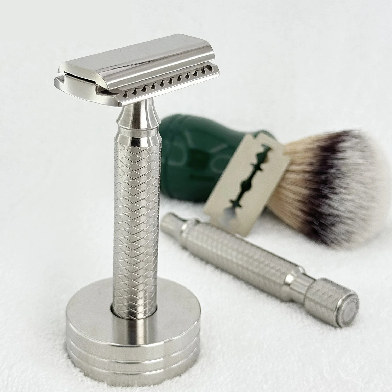 KAMPFE سبائك التيتانيوم مقبض الحلاقة السلامة باستخدام الحاسب الآلي منحوتة ذات الحواف المزدوجة السفر ودية ماكينة حلاقة الوجه الرجال قابلة لإعادة الاستخدام التهيأ طقم هدايا #5