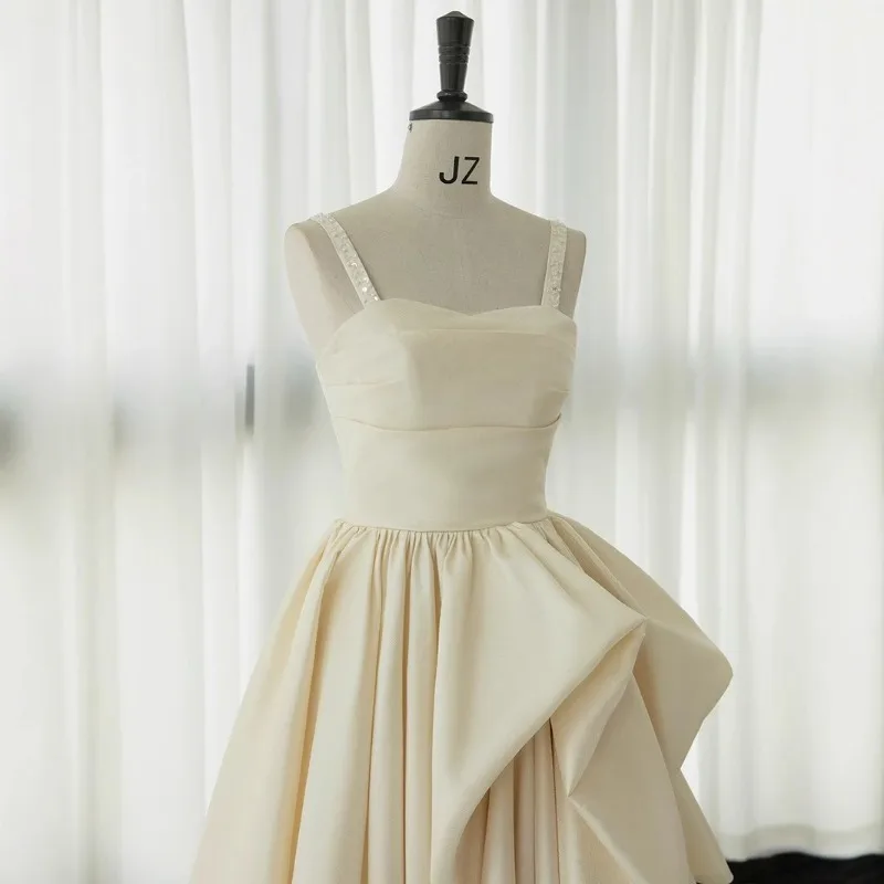 Robe de mariée légère à bretelles françaises, robe du matin, robe de soirée de banquet, photographie de voyage, jupe irrégulière, nouveau Style 2026