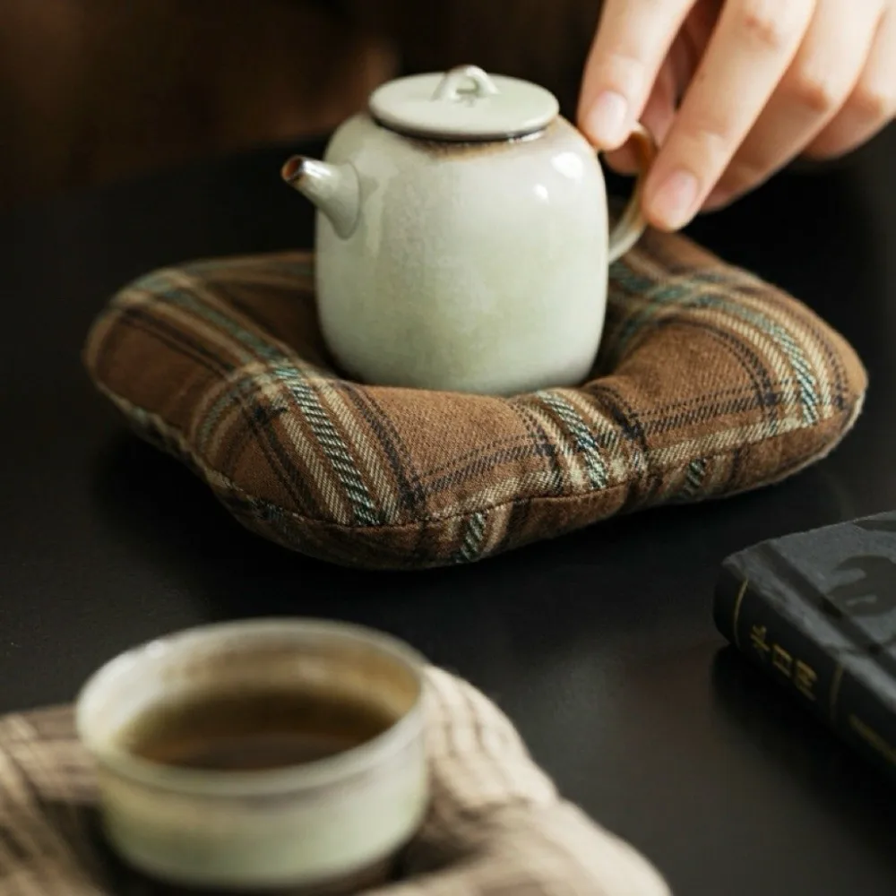 

Elegant Cloth Plaid Square Coaster Tabletop Protection Soft Drink Cup Mat Vintage Non Slip Teapot Mat Photography Props