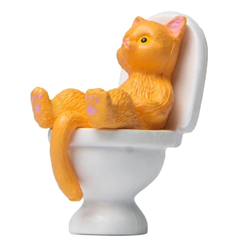 Gatto in resina sulla toilette ornamenti paesaggistici figurine di animali dei cartoni animati per decorazioni domestiche mini