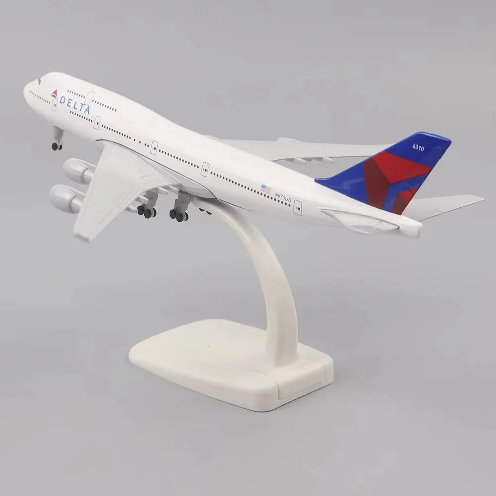 

20cm Alloy B747 Delta Air Airlines Aircraft Model 747 Die-cast Aircraft Model With Wheels Landing Gear Collections or Gifts
