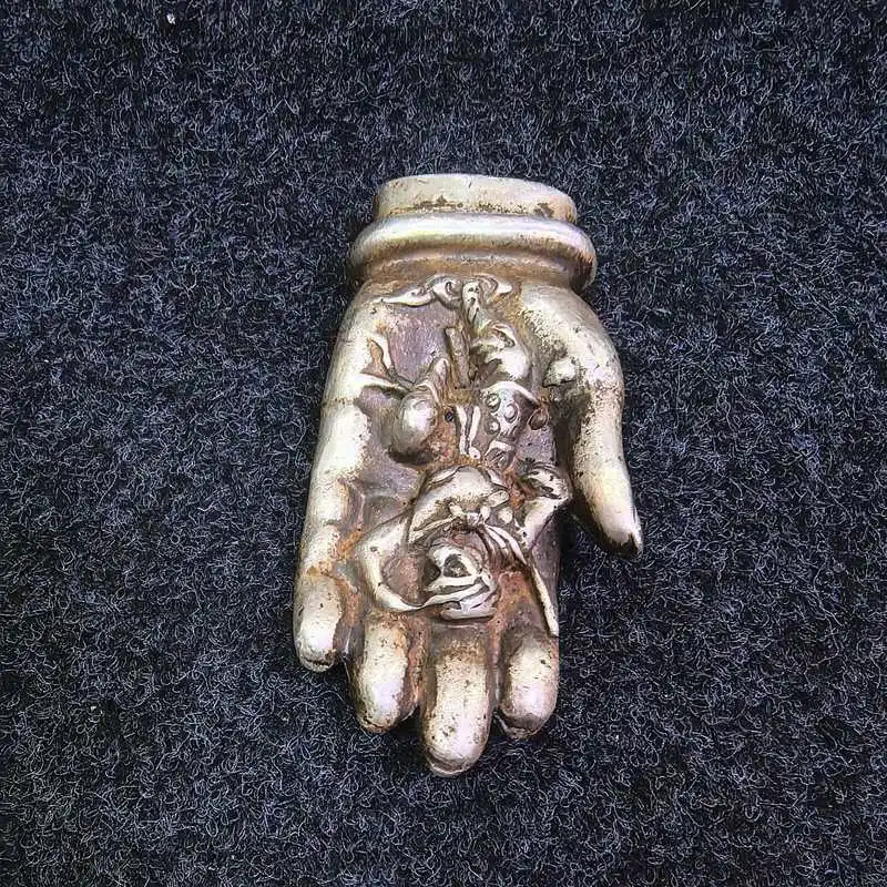 Handicrafts: Vintage-style alloy decorative pieces, Buddha's hand, Wuzhishan, Sun Wukong, living room ornaments, art crafts