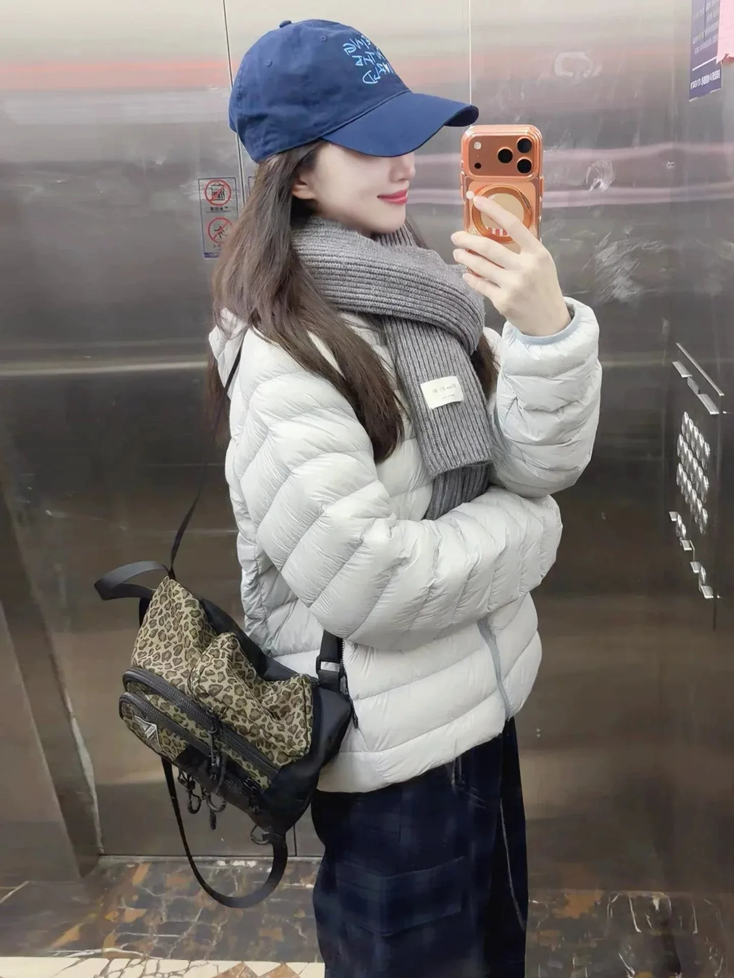 Lightweight Short Cotton Jacket Women's Fashionable Hooded Coat Warm Casual Style Polyester Fiber Fill Thin Straight Cut Model