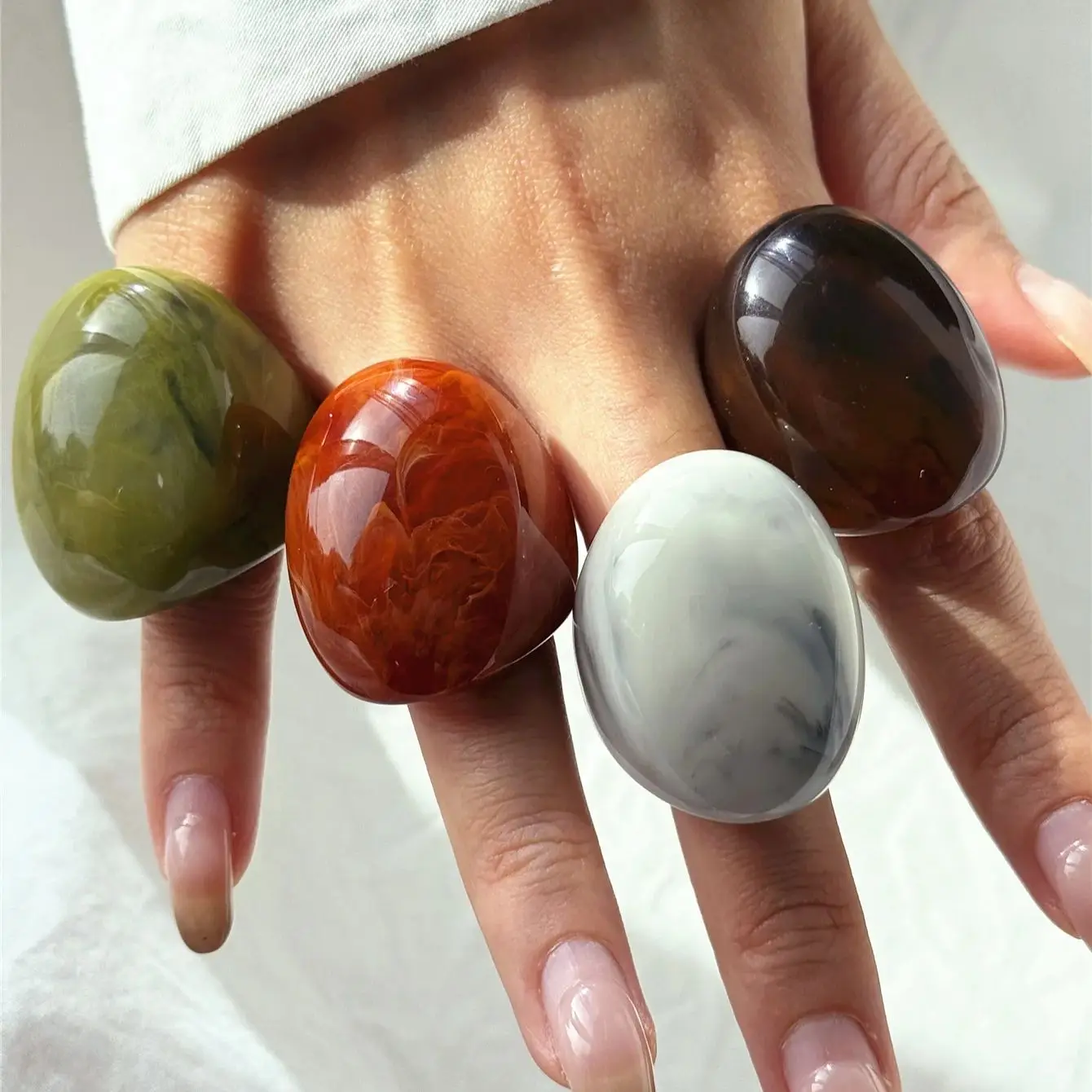 4-Piece Set of Bold Resin Rings with Gradient Finish Fashion-Forward Statement Jewelry for Women Perfect for Parties  Vacations