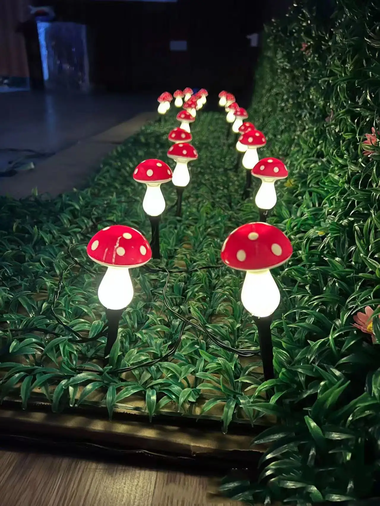 New ground mounted mushroom light LED solar garden waterproof decorative light