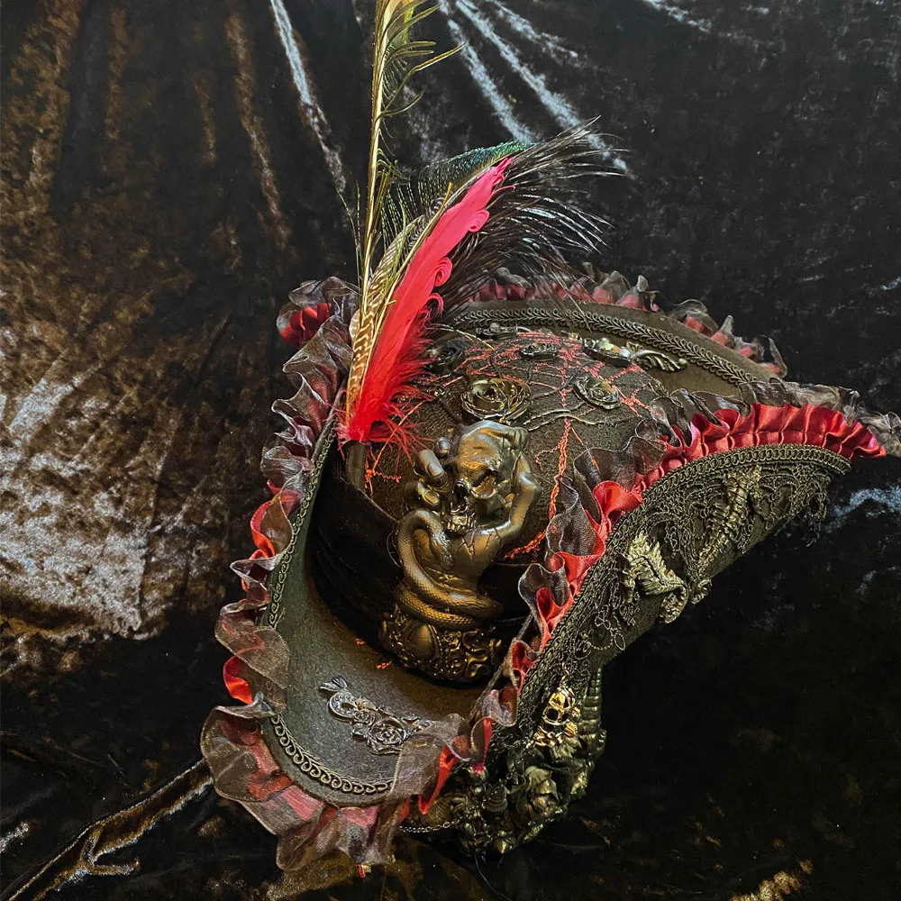 

Черная, красная роза, пиратская шляпа Viper, винтажная треугольная шляпа, Хэллоуин, косплей, пиратская шляпа с перьями, одежда из фильма, аксессуары, головные уборы