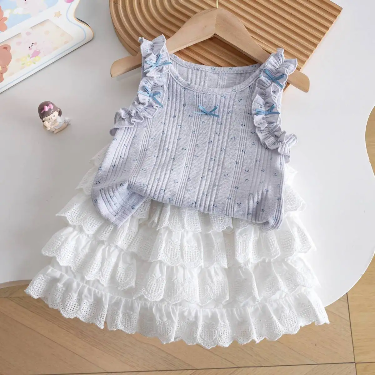 

Baby Girl Summer Floral Two-Piece Set Sweet Top And Short Skirt Fashionable Children's Outfit
