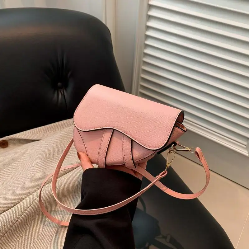 

High-Looking Bags Women's 2024 Autumn New Trendy Fashion High-Looking Textured Shoulder Bags Versatile Crossbody Saddle Bags