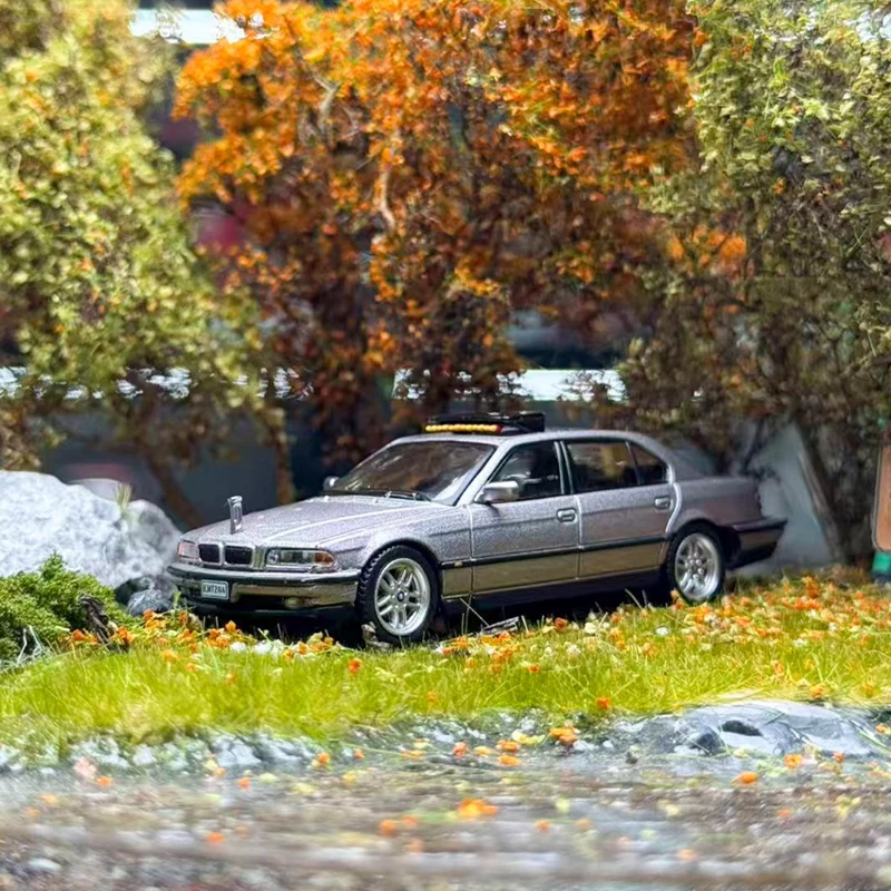 

Литая под давлением оригинальная модель из сплава 750IL в масштабе 1:64, имитация классического украшения, хобби, сувениры, коллекция подарков, статический дисплей