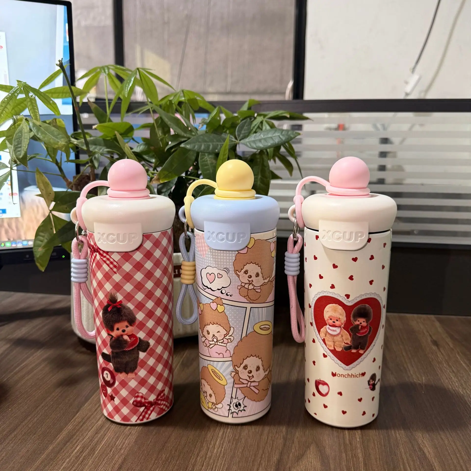 Meng Qiqi cartoon float insulated cup, large capacity water cup, cute and portable for girls, hand-held rope, straw cup, gift