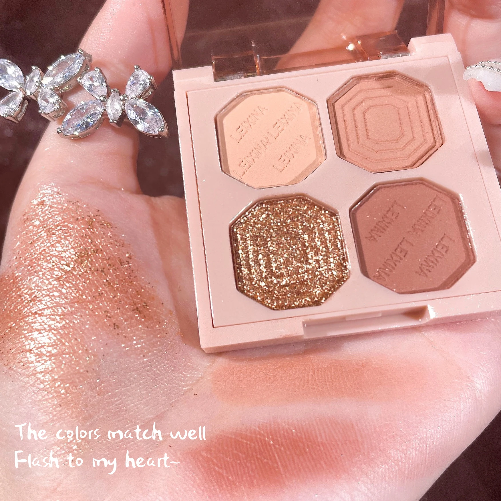 Jasny klejnot Czterokolorowy cień do powiek Perłowy matowy Niełatwy do zdejmowania makijażu Codzienny makijaż Cień do powiek Dysk