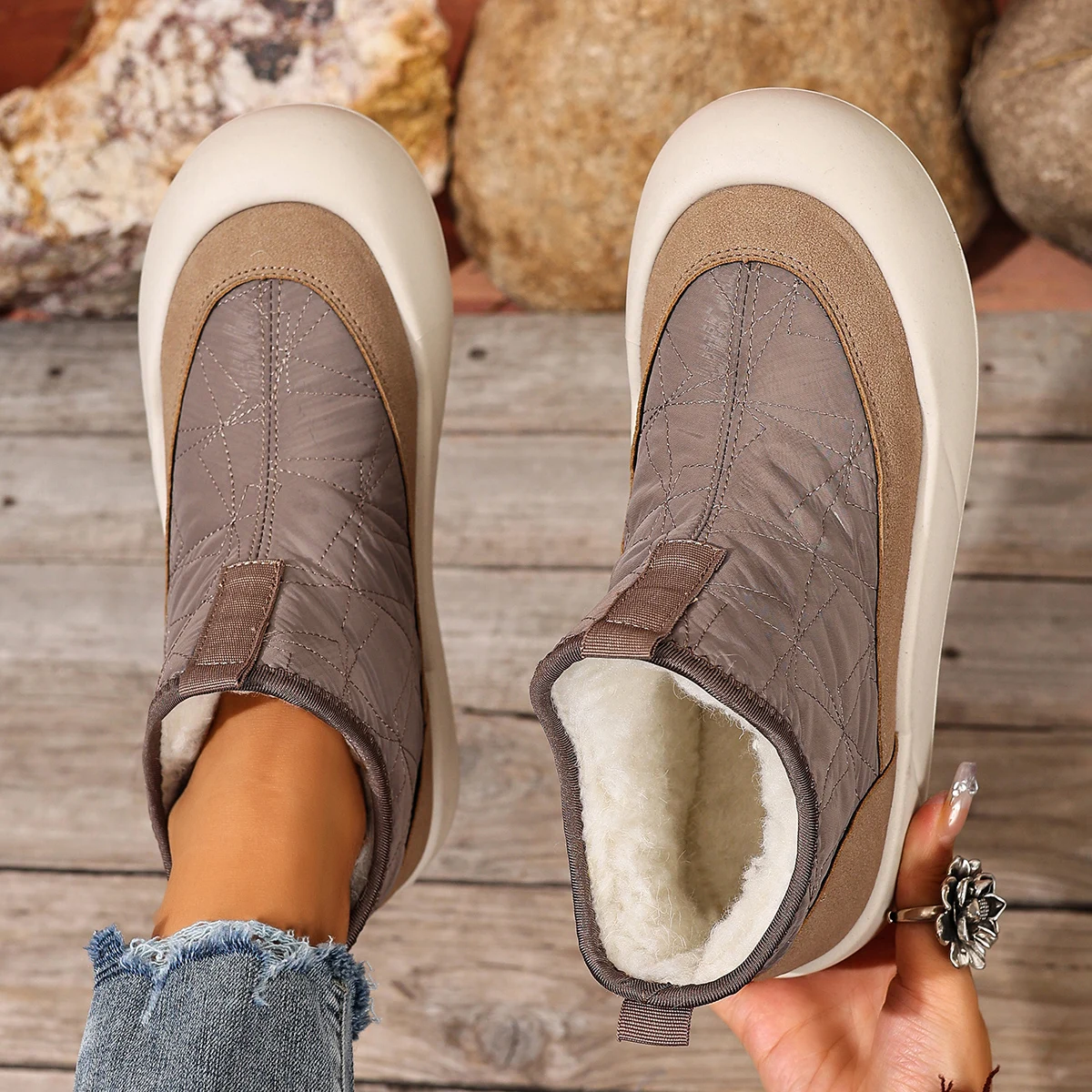 

Down Cloth Non-slip Thick Bottom Snow Boots Women's Winter New fleece-lined Casual Soft Bottom Comfortable Cotton Shoes