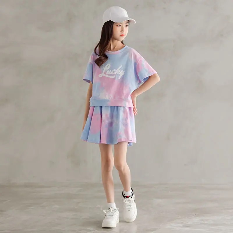 Clothes for an 11-Year-Old Girl: What Actually Works in Real Life?