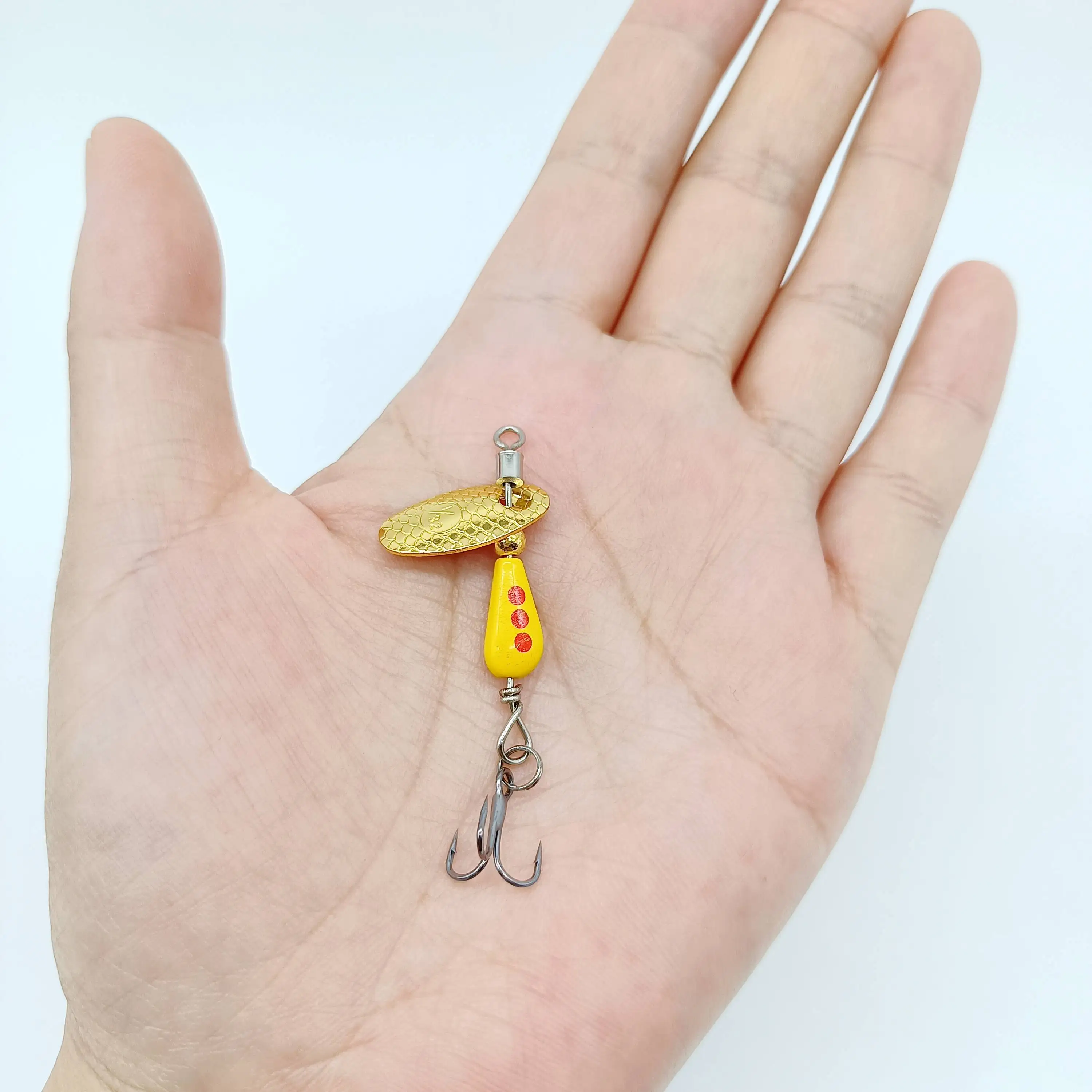 DUODUOYU 1PCS Spinner Cucchiaio Esca di Metallo Richiamo di Pesca 2.8g/4.7g/6.7g Paillettes Cucchiaio Esche per Spigola Trota Pesce Persico Luccio Rotante Affrontare