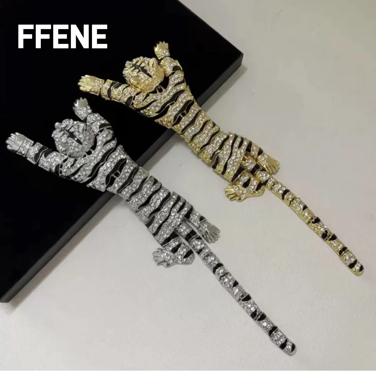 

[Специальное предложение] Изысканная брошь-значок в виде тигра в стиле европейской и американской тяжелой индустрии, экстравагантный аксессуар для одежды, тренд сезона