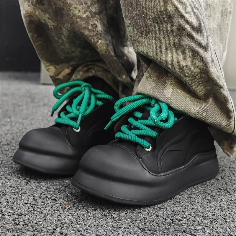 حذاء رجالي كاجوال للمسرح الليلي من الجلد الطبيعي برباط علوي حذاء مسطح أسود وأبيض مصمم أحذية رياضية للرجال أحذية رائعة