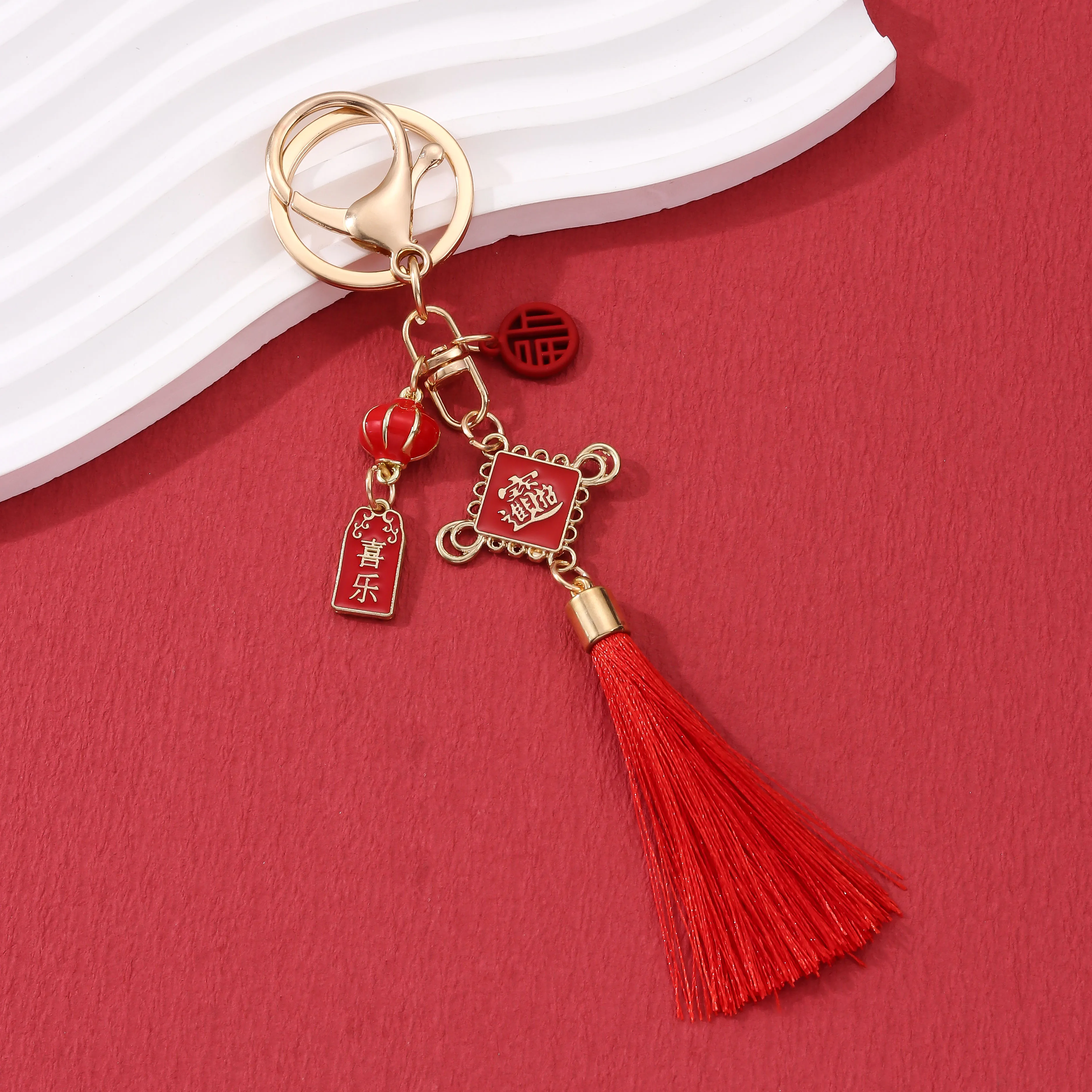 1pc Pretty Ping An Fortune Red Lanterns Long Tassels Enamel Keychain Creative Lucky Spring Festive New Year Gift for Friends
