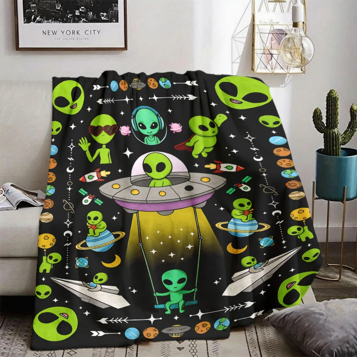 Cartoon Alien UFO Space Flannel Blanket, Funny Planet Rocket Art Throw for Living Room Bedroom & Warm Holiday Gift Picks