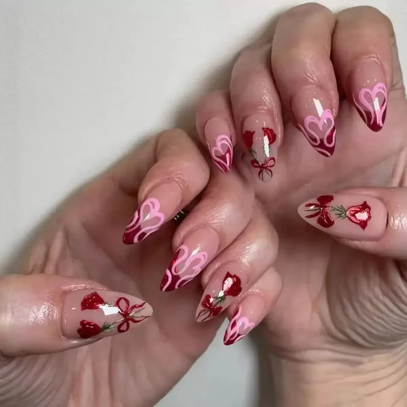 24 Uds uñas postizas románticas suave pétalo de rosas rojas prensa de almendra en las uñas con dulce lindo arco amor corazón diseños franceses uñas postizas