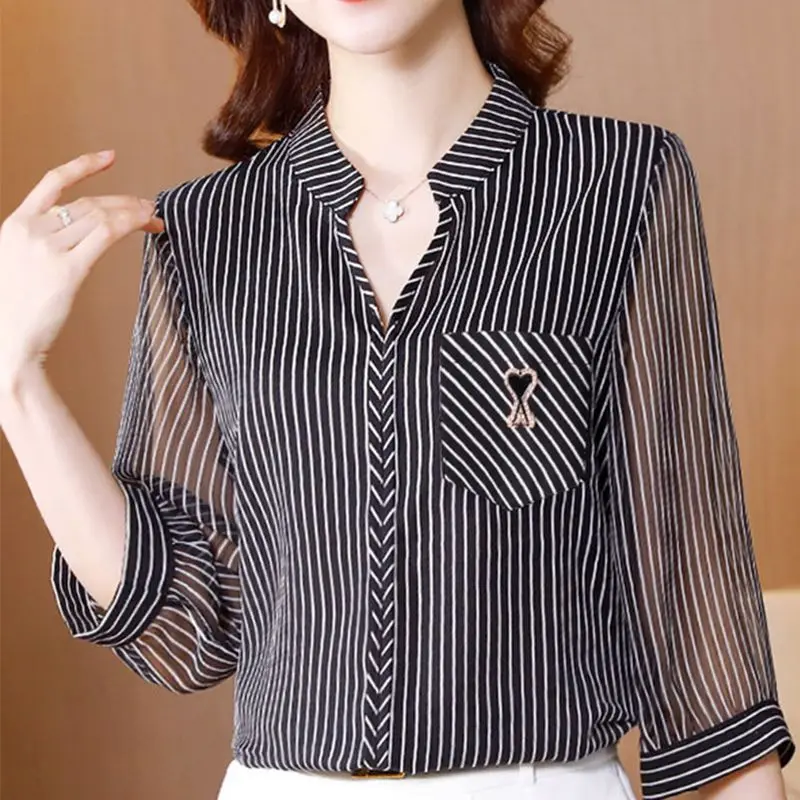 2024 New Summer Simple Commuting Casual Loose Oversize Versatile Fashion 3D Decoration Flip Collar Stripe Three Quarter Shirt