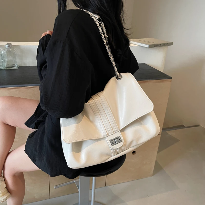 Classic Fashion Trend Women\'s Large Capacity Handbag 2024Solid Chain Embellished Single Shoulder Crossbody Purse Black White