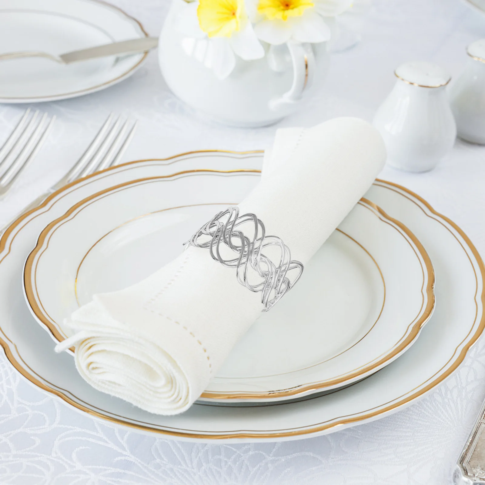 

6 pcs Napkin Rings Metal Rust-Proof Irregular Weaving Design Dinner Table Decor Wedding Party Holiday Decoration Hollow Napkin