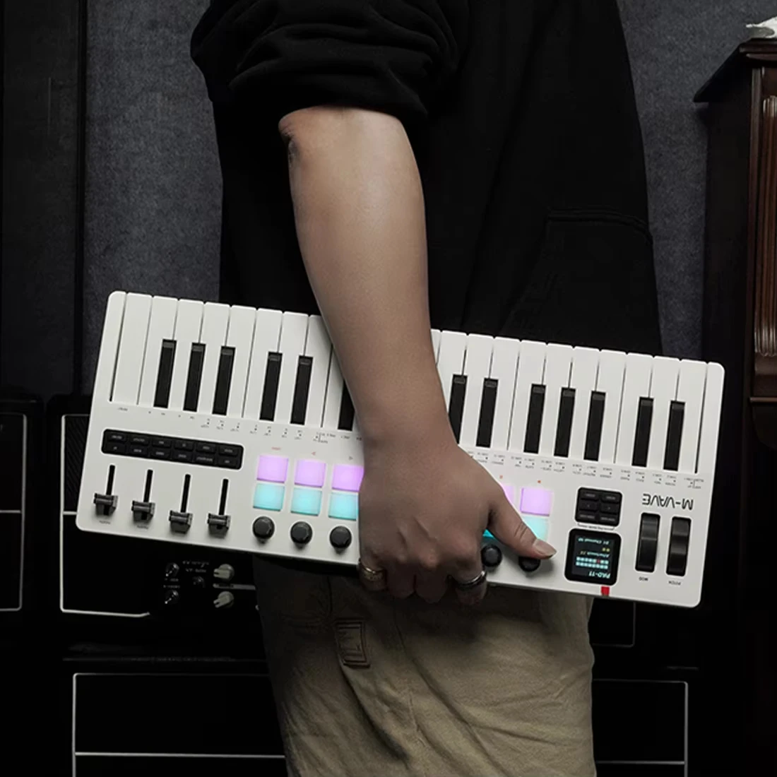 M-VAVE SMK-37 PRO White 37 Key Wireless MIDI Keyboard Controller Bluetooth MIDI Velocity Keys RGB Drum Pads Pitch Bend Mod Wheel