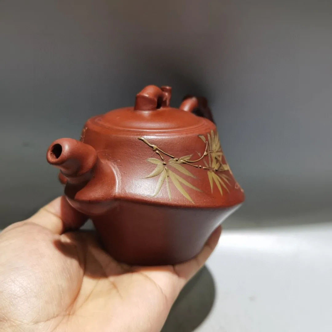 Antique collection Item Name: Slant Bamboo Teapot Maker: Gu Jingzhou
