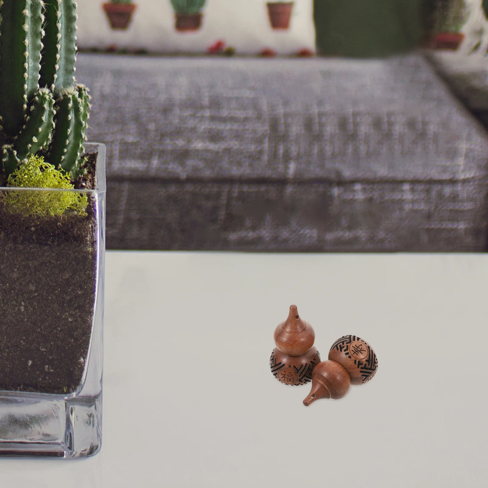 

2Pcs Hollow Wood Gourd Pendant Carved Aroma Beads Holder Natural Scent Bottle Desktop Decoration Hanging Carving Gourd Sculpture