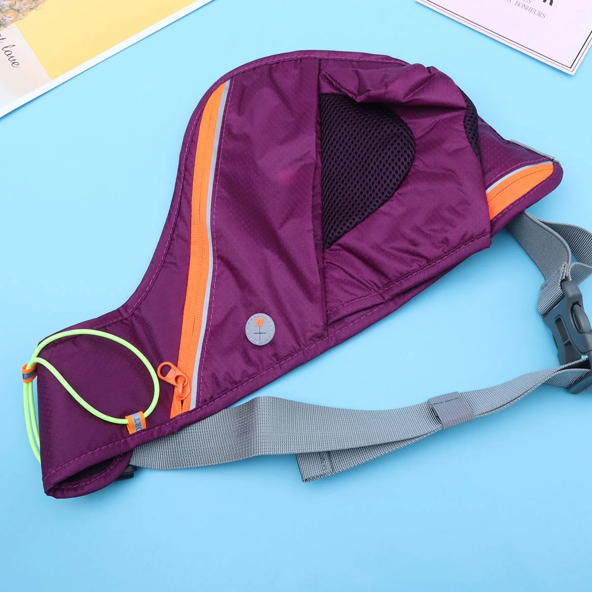 

Running Waist Pack Waterproof Nylon Belt With Phone Holder 5.5Inch 600Ml Bottle Pocket Luminous Reflective Strip Adjustable