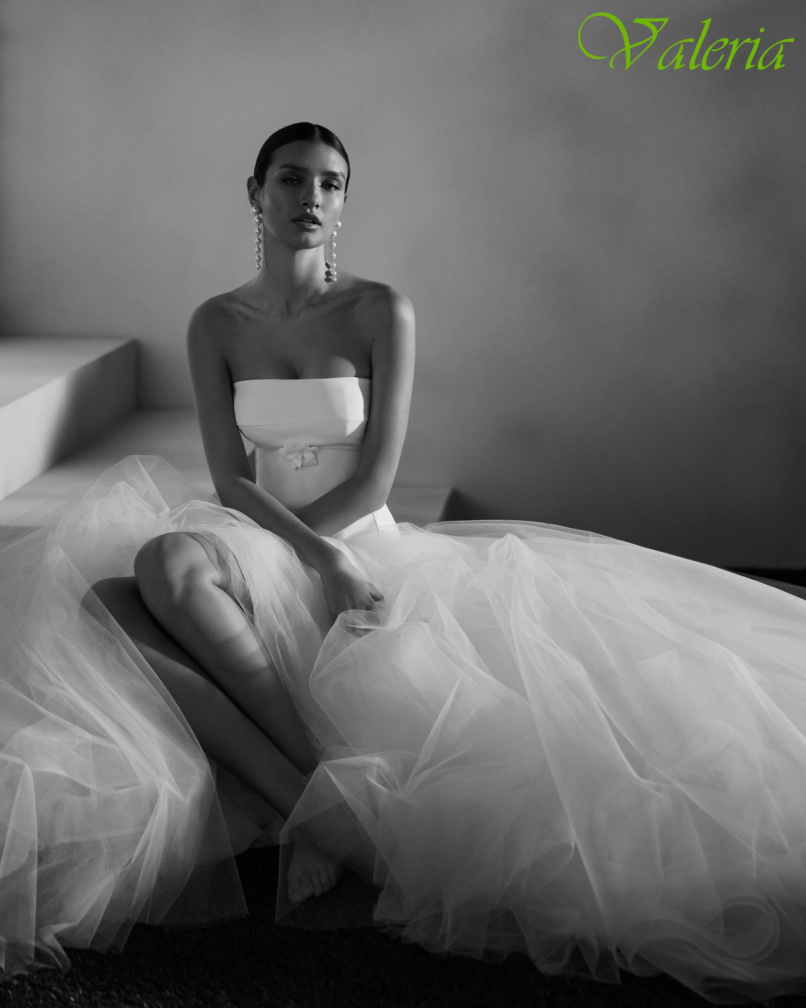 ชุดราตรีทรงเอไลน์แบบสั่งตัด ดีไซน์หรูหรา สำหรับงานเลี้ยงกลางคืน  ชุดออกงานสั่งตัดพิเศษ  ชุดเดรสงานเลี้ยงคุณภาพสูง ดีไซน์มีระดับ