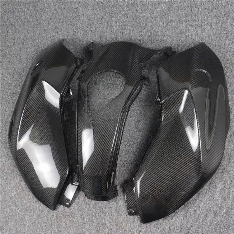 

Carbon fiber modified car shell fuel tank protective cover