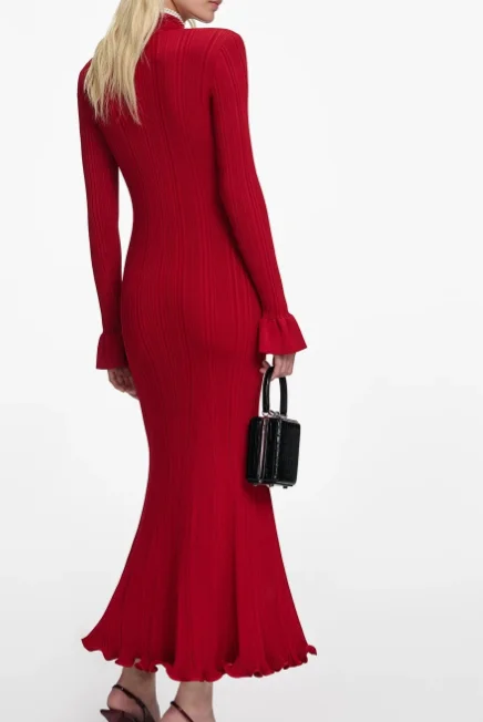 

Красное вязаное платье-русалка макси с глубоким V-образным вырезом • Элегантный стиль с длинными рукавами