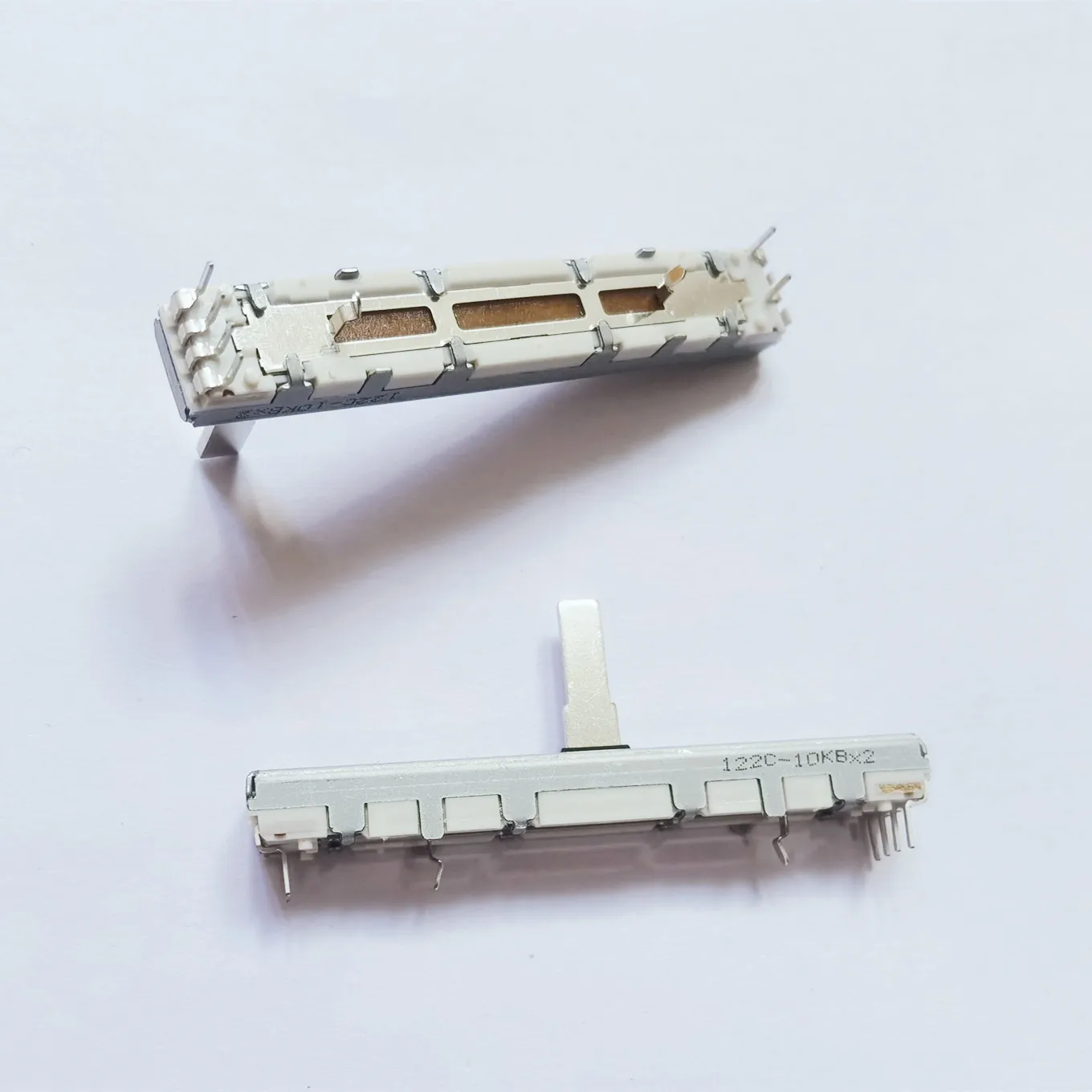 

Original new 100% direct sliding potentiometer APC40 console vertical pusher 10KBX2 (SWITCH)