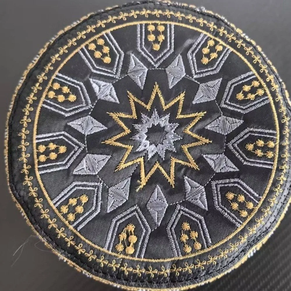 

Тюрбаны и головные уборы в этническом стиле: исламская плоская шапка, круглая дышащая вышитая шапочка-бини, тонкая удобная шапка для Рамадана, этническая мужская шапка