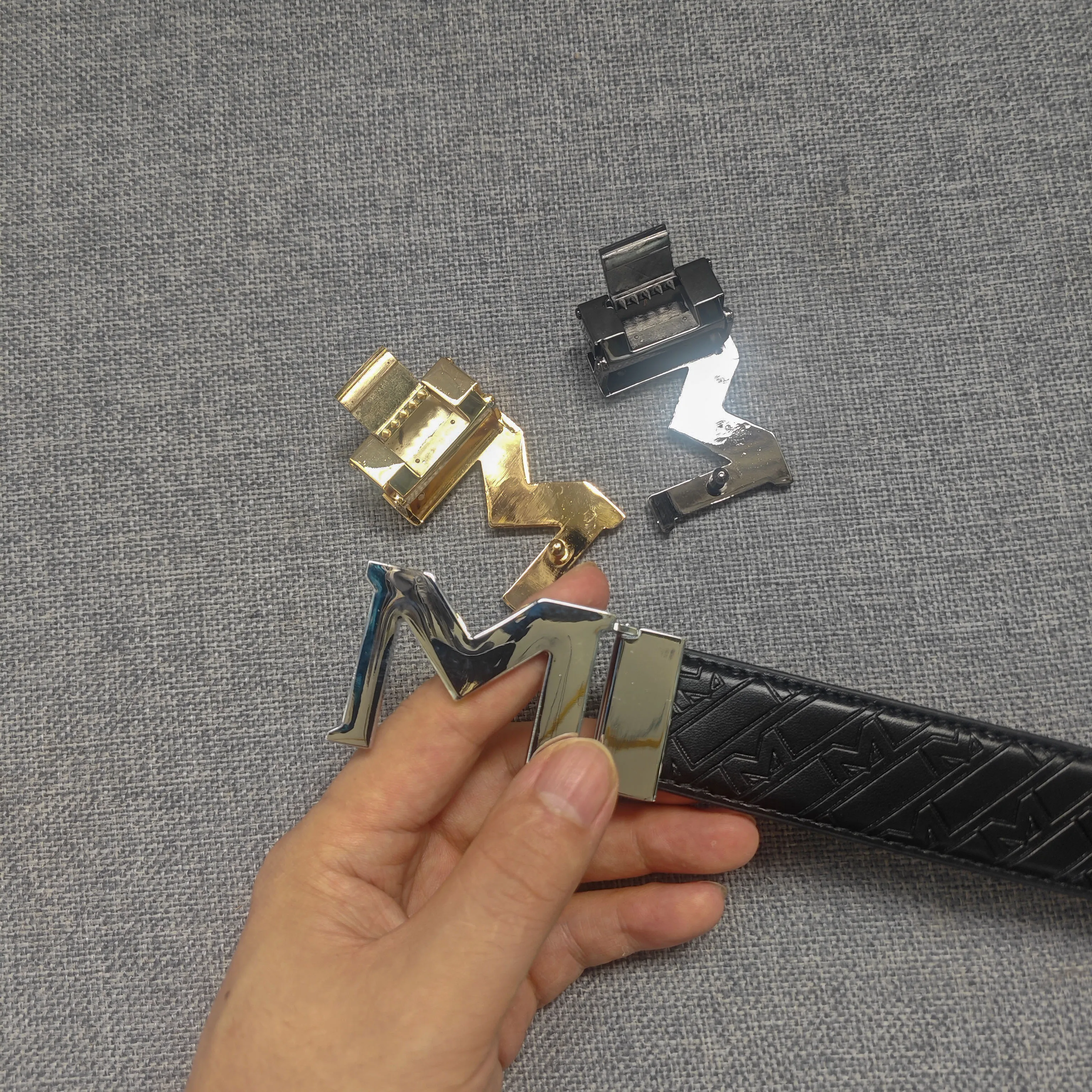 Cintura elegante da uomo regolabile da 1,3 pollici - Cinturino con fibbia in lega goffrata per pantaloni casual da lavoro, ufficio e uso quotidiano