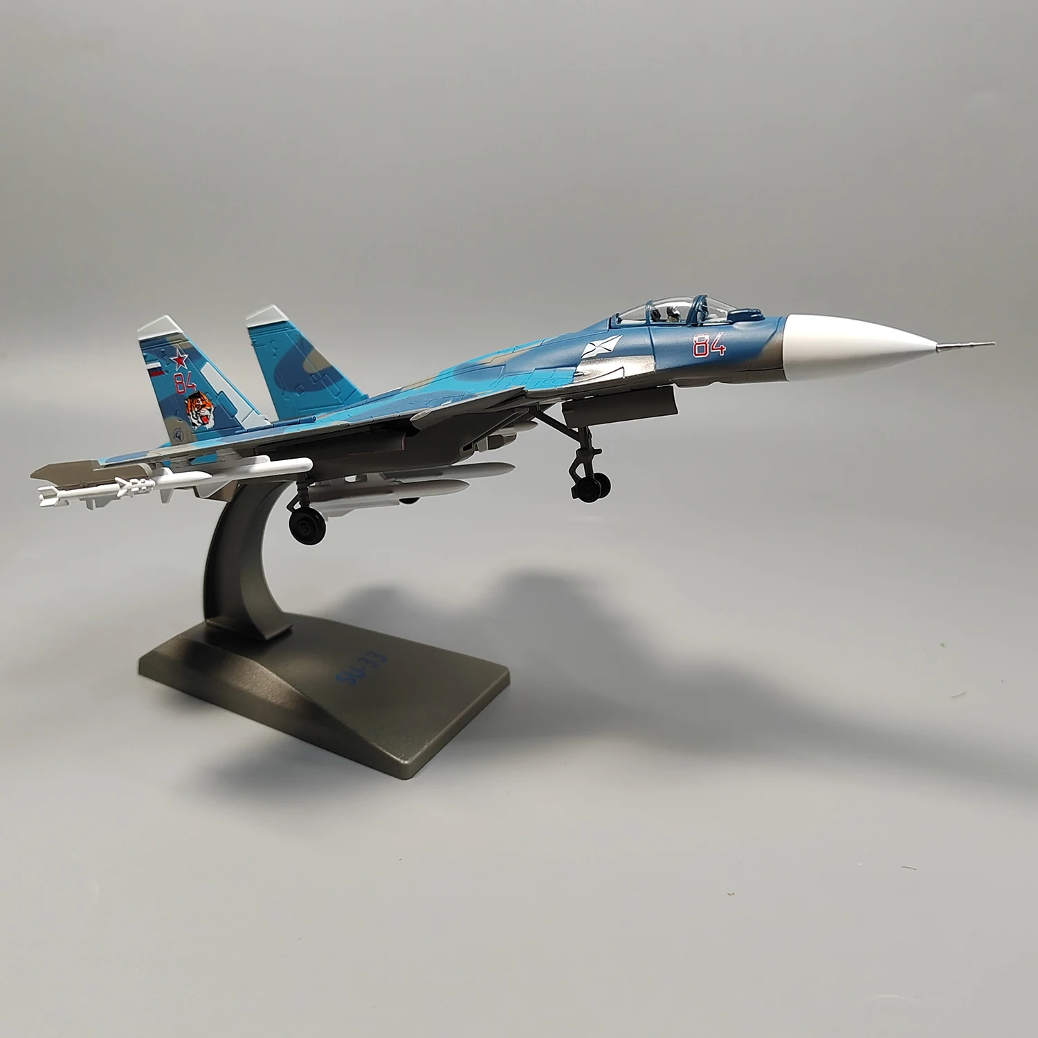 Échelle 1:100 Russe Marine Su-33 Electrolux Basé Avion De html Modèle Moulé Sous Pression En Alliage D'irritation Ics Jouets Souvenir Ornement Cadeaux Affichage