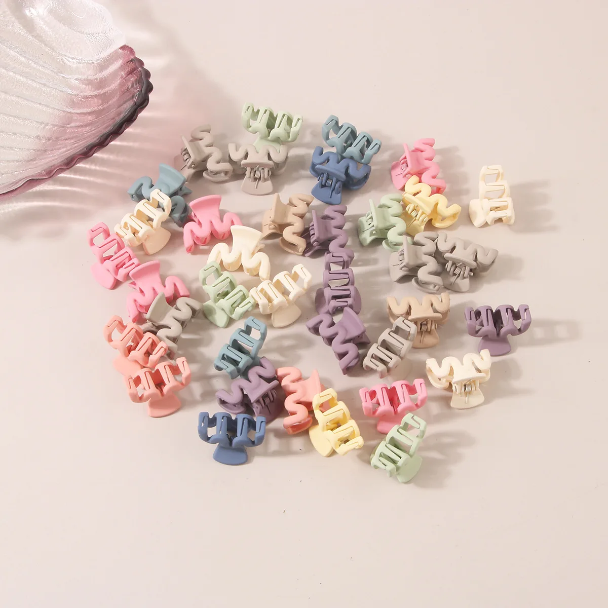 Mini Hair Claw Clips for Girls and Women, 20Pcs Small Hair Clips Pins Clamps Non Slip Tiny Plastic Jaw Clips