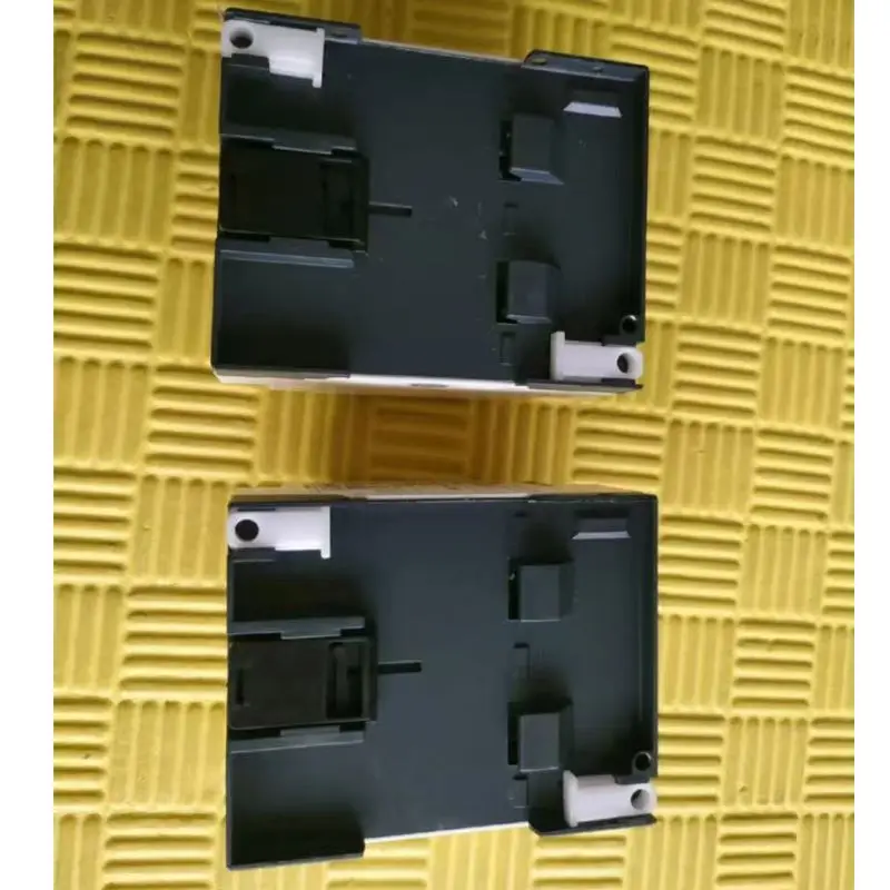 

Second hand SR2A101FU logic controller tested OK and shipped quickly