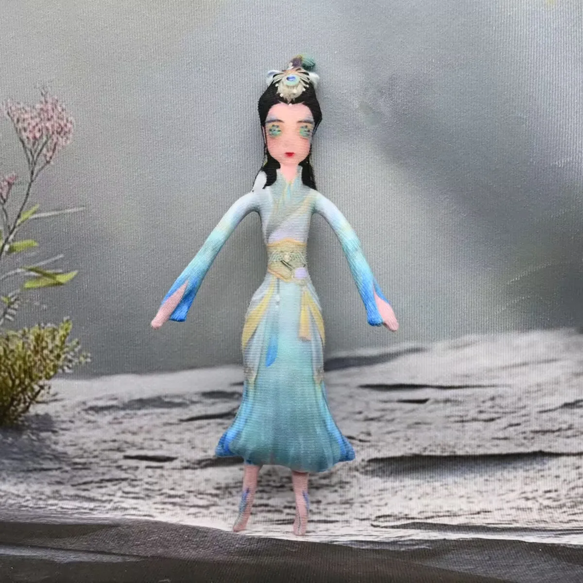 "Identity V", "Antique Dealer", muñecos esqueléticos abstractos con cables de hierro móviles en las manos y los pies, se pueden dar forma libremente